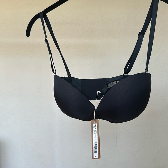 SKIMS ULTIMATE STRAPLESS PUSH-UP BRA STYLE: BA-BAN-3208 COLOR ONYX SIZE 30D NWT - Picture 5 of 7